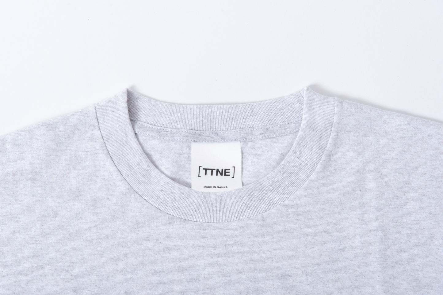 No-Sleeve Tee”Sauna Surf Wind Repeat”
