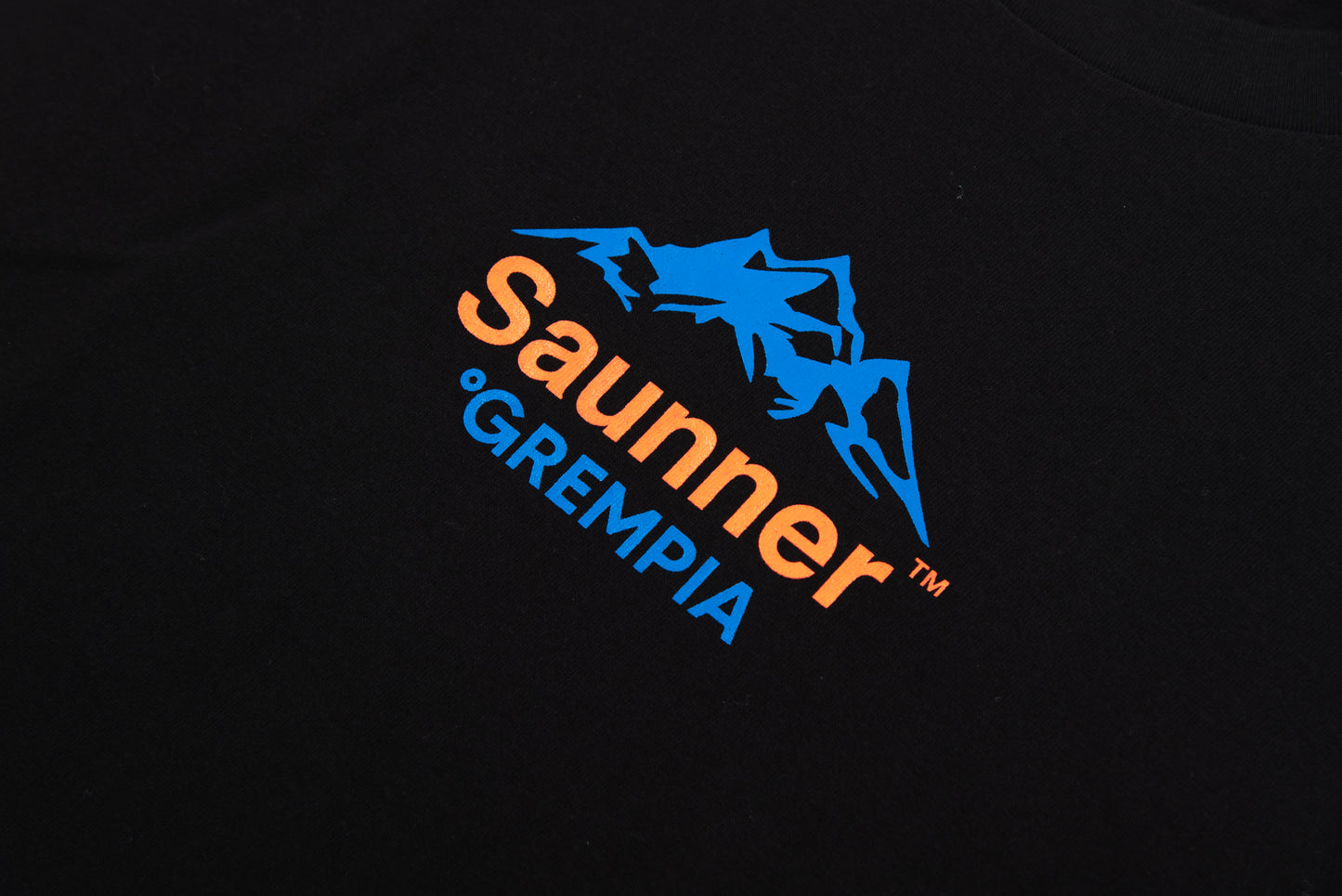 SAUNACHELIN CAPSULE COLLECTION Tee - Sauna Grempia Edition -