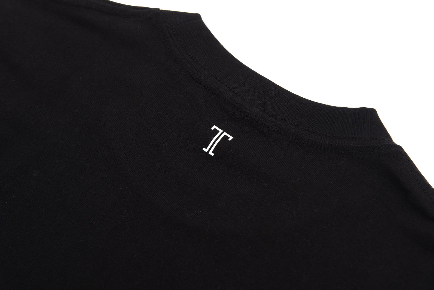Saunner Small Logo Tee