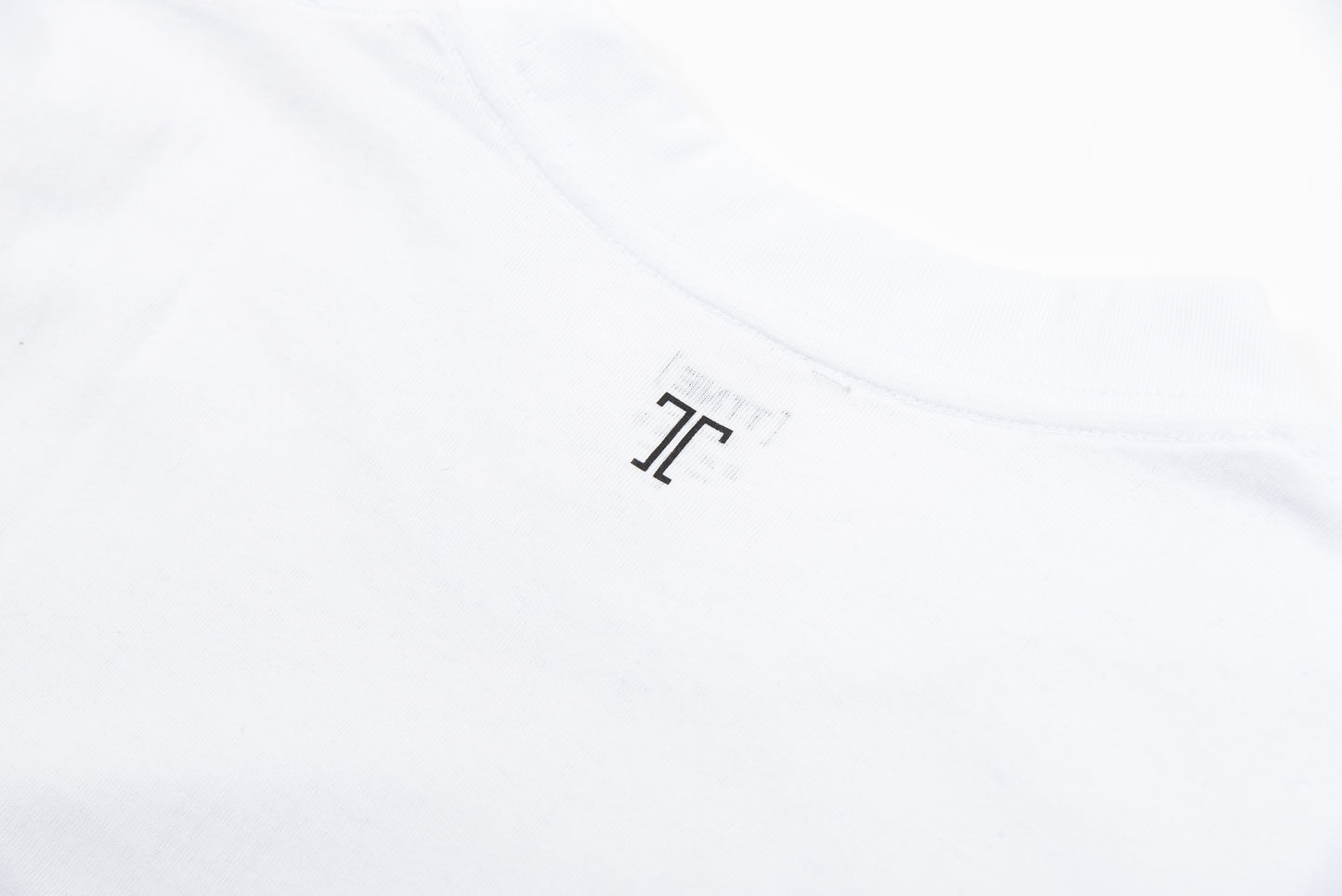 Saunner Small Logo Long-Sleeve Tee
