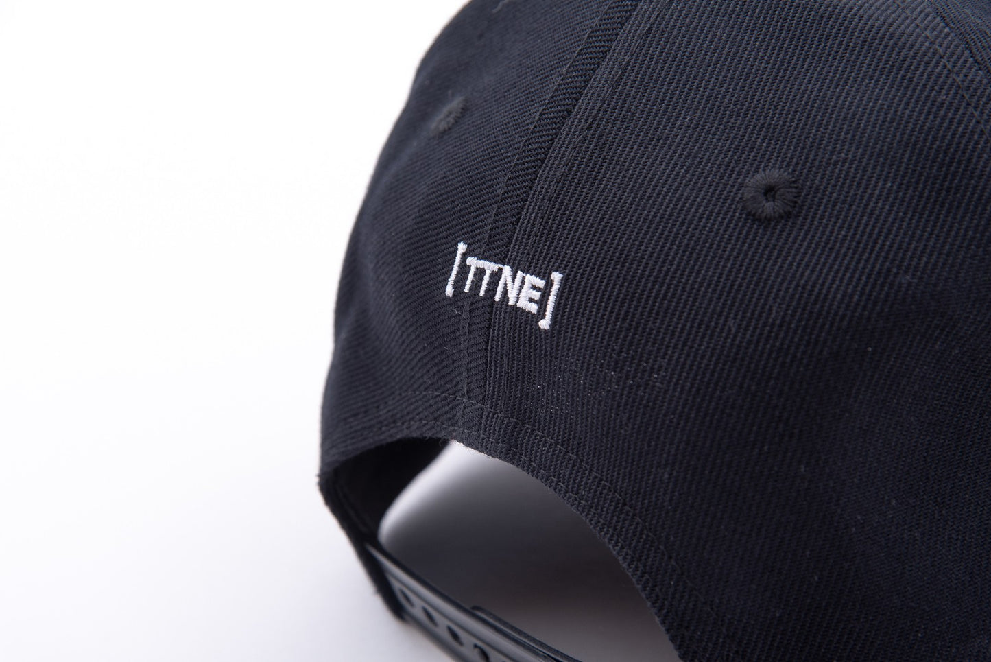 T icon Cap - Black