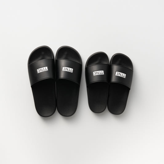 TTNE SAUNA SANDALS - Black